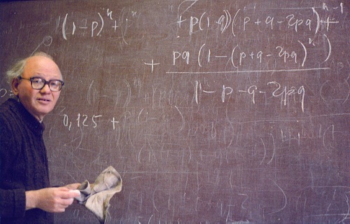 Computer chess pioneer Adelson-Velsky at chalkboard in Moscow