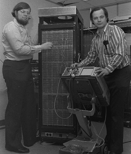 Richard Greenblatt and Thomas Knight with the CADR LISP Machine at MIT
