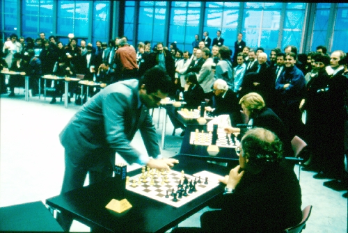 Garry Kasparov playing in a simultaneous tournament at the 1991 CeBIT show in Hanover, Germany