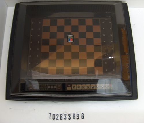 Electronic GrandMaster chess game - CHM Revolution