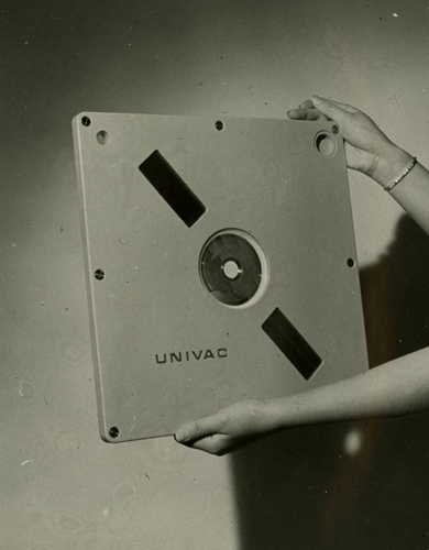 Univac removeable disc cartridge | 102664700 | Computer History Museum