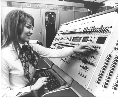 UNIVAC II Console | 102707317 | Computer History Museum